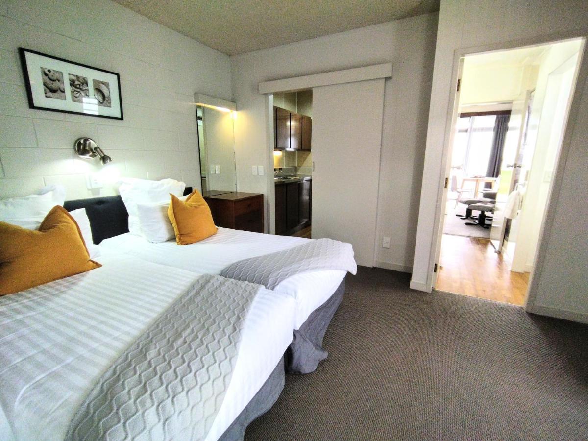 Whispering Sands Beachfront Motel 기즈번 외부 사진