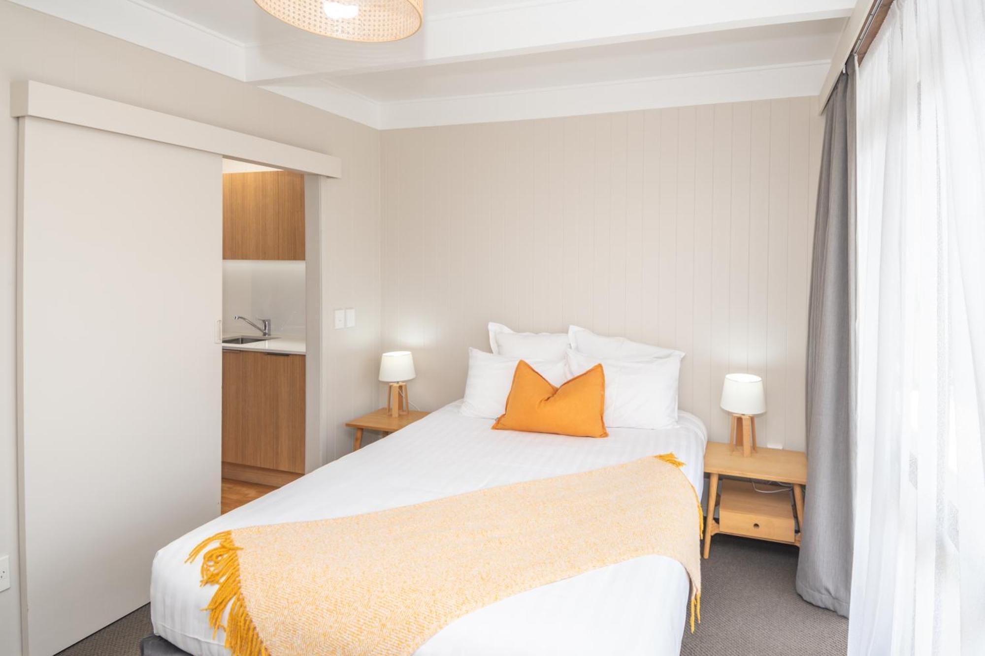 Whispering Sands Beachfront Motel 기즈번 외부 사진