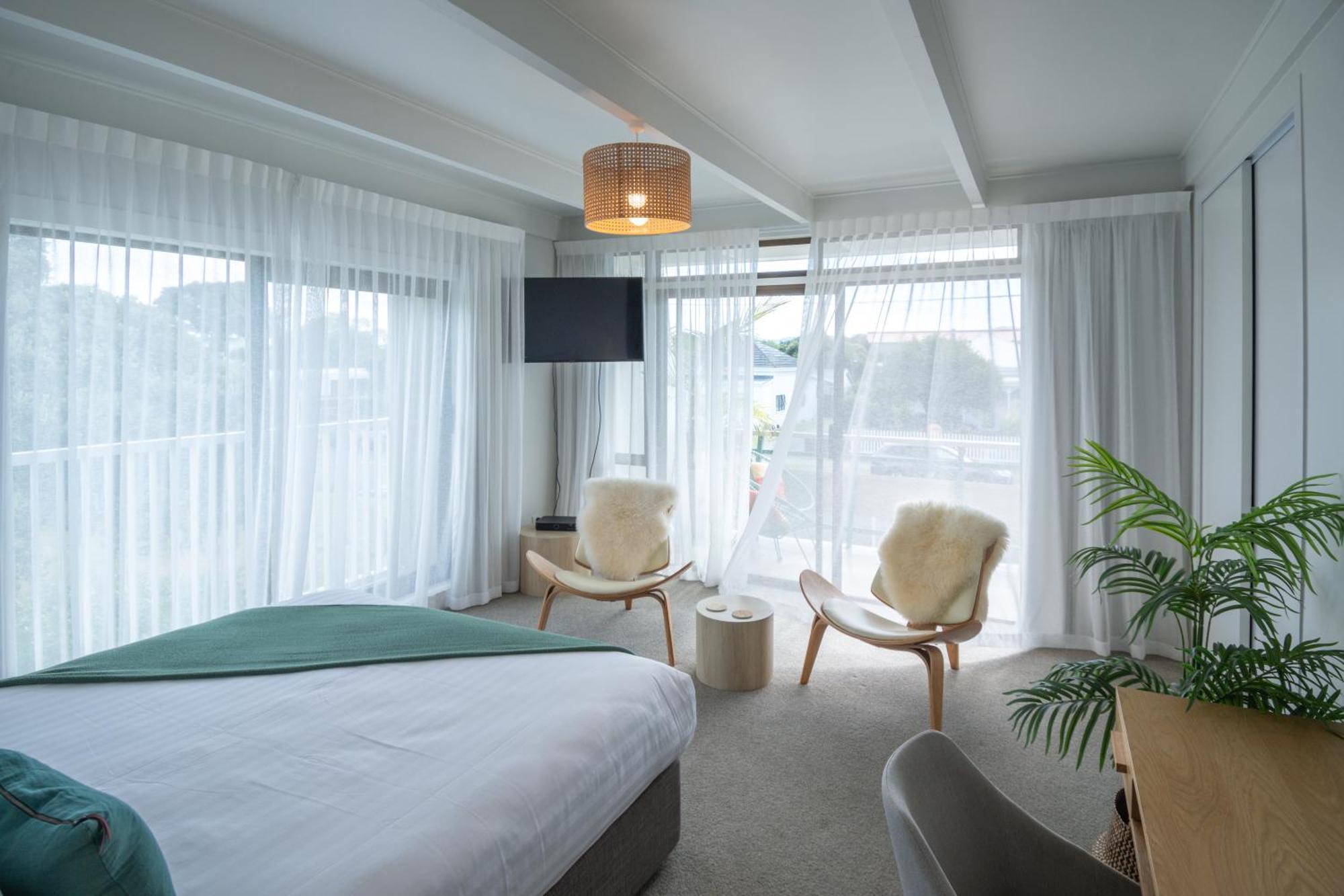 Whispering Sands Beachfront Motel 기즈번 외부 사진