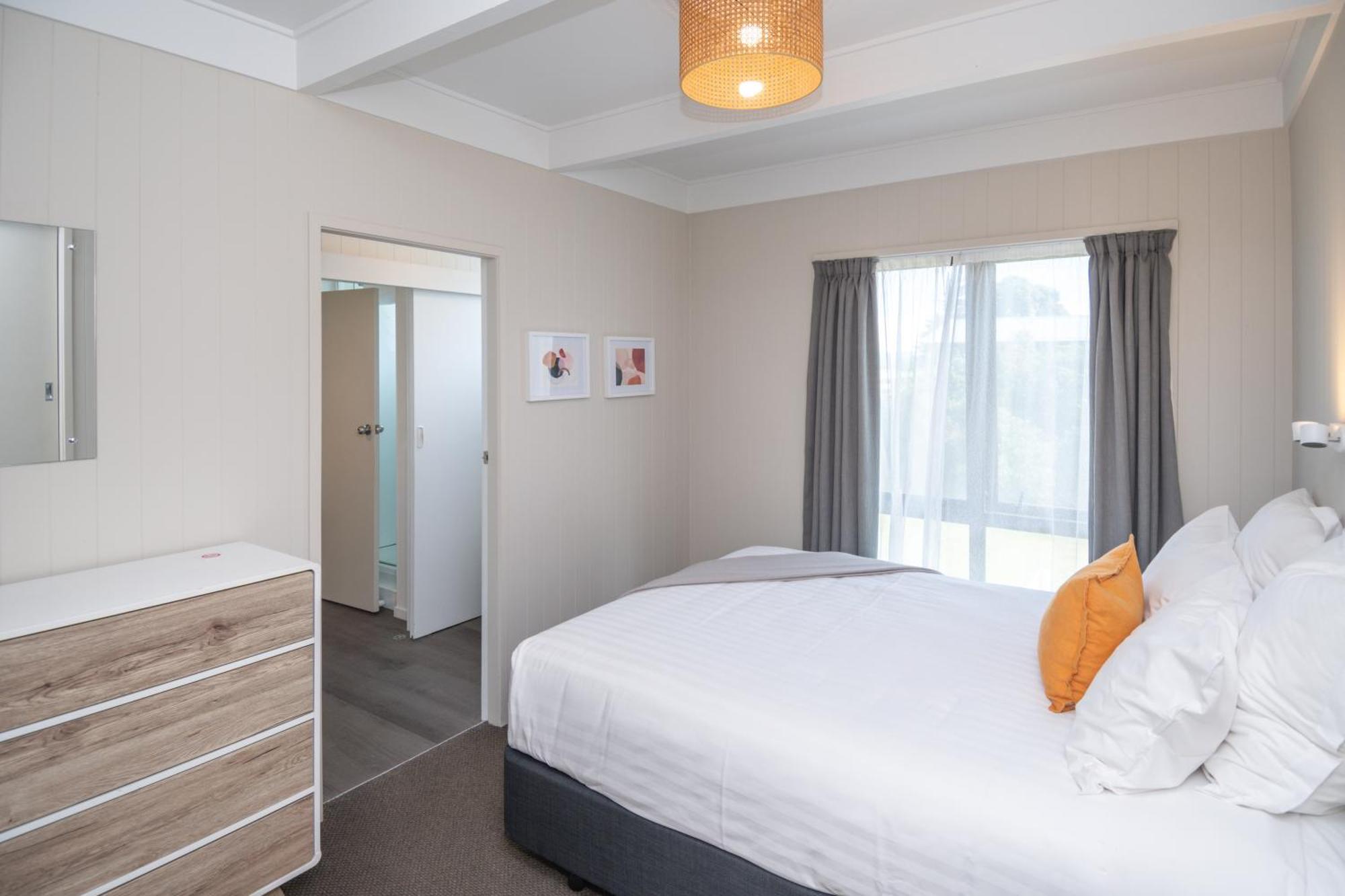 Whispering Sands Beachfront Motel 기즈번 외부 사진